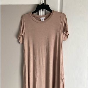 Mocha colored med Honey and lace dress